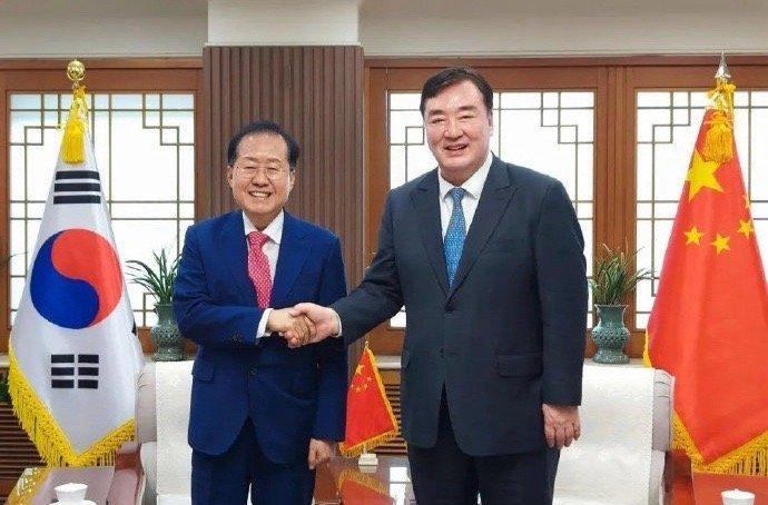 韩国大邱市长背尔驻韩大使提出：希翼中国赠予一对大熊猫