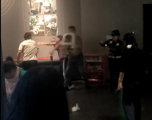 四川广汉三星堆博物馆内游客发生肢体冲突，无文物受影响
