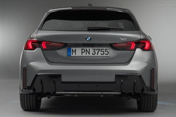 新一代宝马1系（F70）M Sport静态展示
