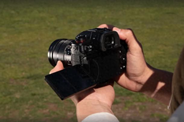 松下公司推出新款Lumix GH7视频vlog相机