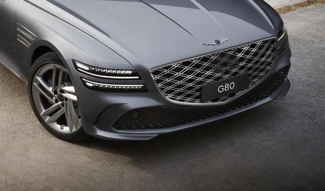朝着智能化进化，新款捷尼赛思G80亮相深圳车展，质感优势明显