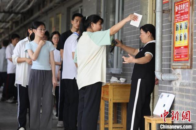 直击2024年河南高考首日现场