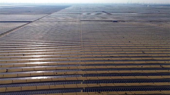 搜狐新闻：2024澳门码开奖结果“沙中新能源标杆：中企承建全球最大光伏项目新进展”