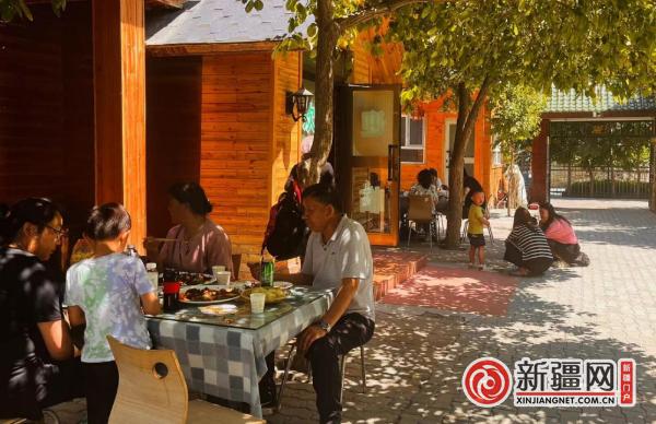 摘草莓、品美食、赏美景......这个端午节青格达湖乡采摘活动好热闹！