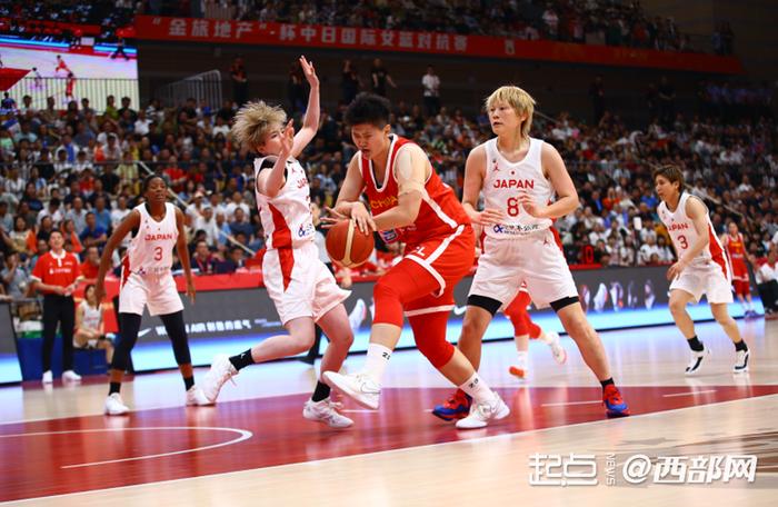 组图丨中日女篮热身赛西安再战 中国女篮56比74负日本