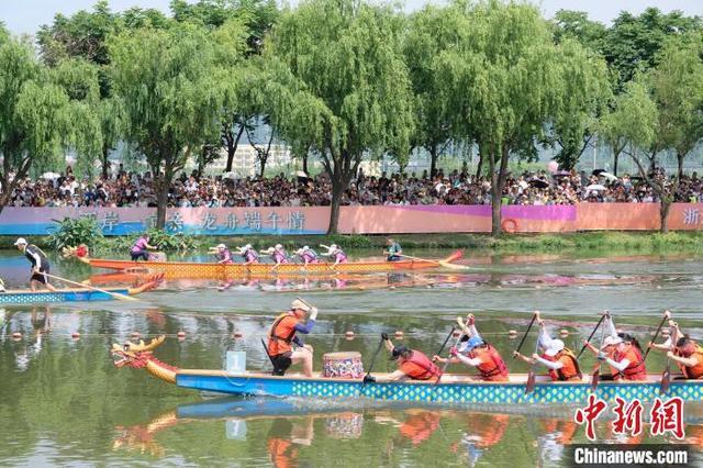 浙江宁波：20支队伍竞渡迎端午