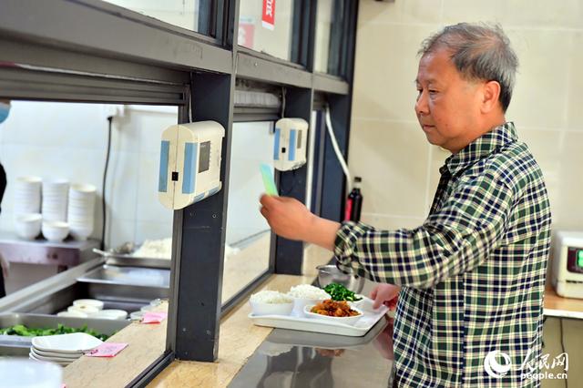 江西南昌：幸福食堂里的幸福味道