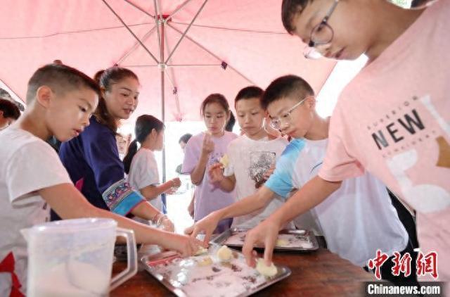 广西侗乡：学子非遗研学度端午