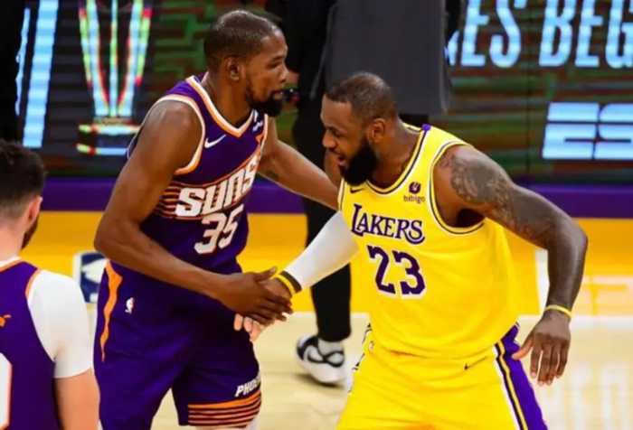 NBA最新消息战况揭晓勇士逆转湖人库里狂砍45分带队取胜