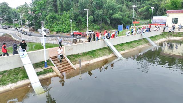 邵阳市北塔区：100万尾鱼苗增殖放流护生态