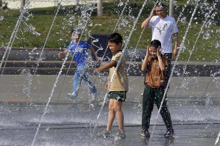 直击｜北方高温将持续至14日，河北河南等局地超40℃