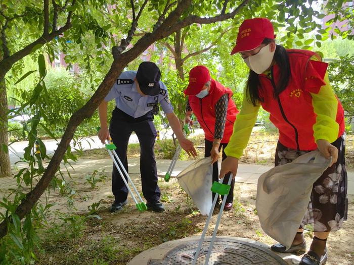 顺义公安举办养犬宣传活动，民警进社区答疑解惑