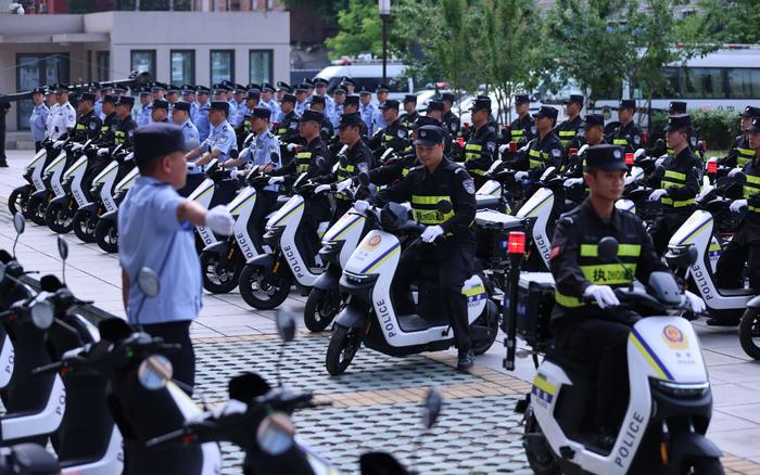 北京东城公安分局机动巡逻队成立，50辆警用电动自行车投用一线