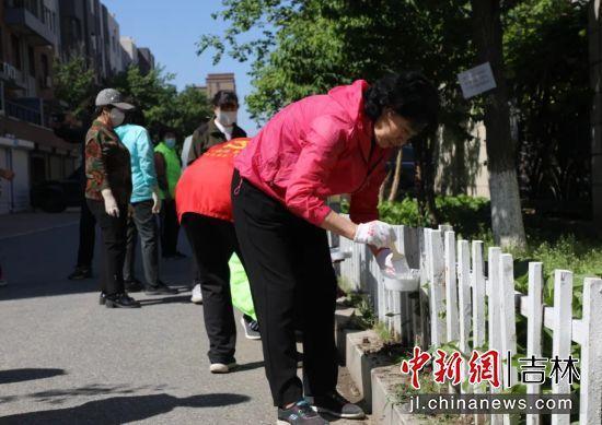 净化城市环境 公主岭市开展整治“野广告”行动