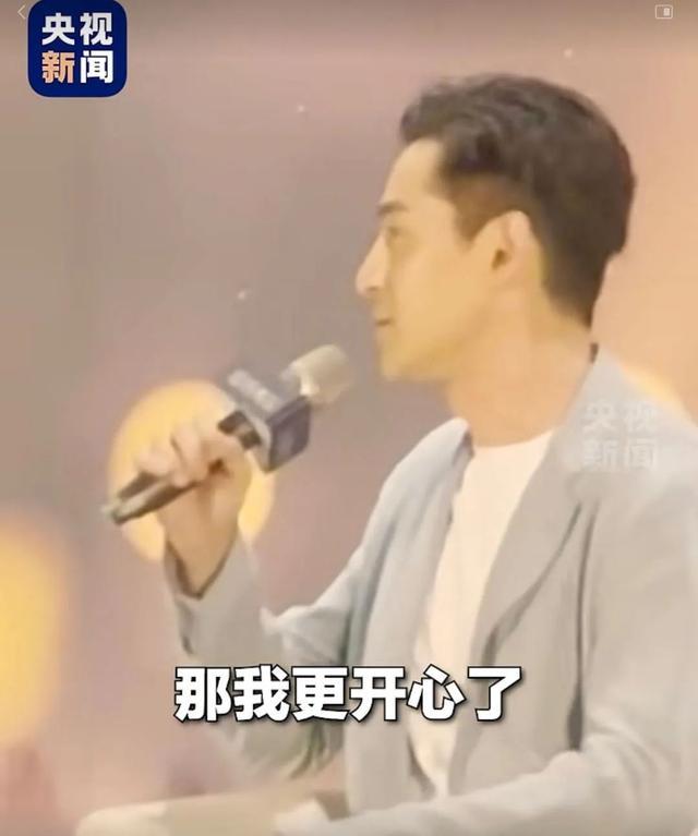 胡歌：“我有台湾口音？说明我们不分彼此！”台湾奶奶连刷3遍《繁花》，只为了……