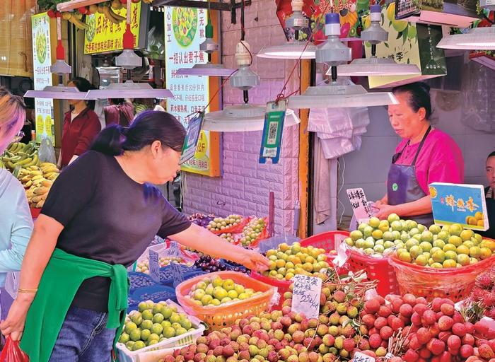 量少价高！这种水果中的“国货之光”在昆明大量上市，你吃过没？