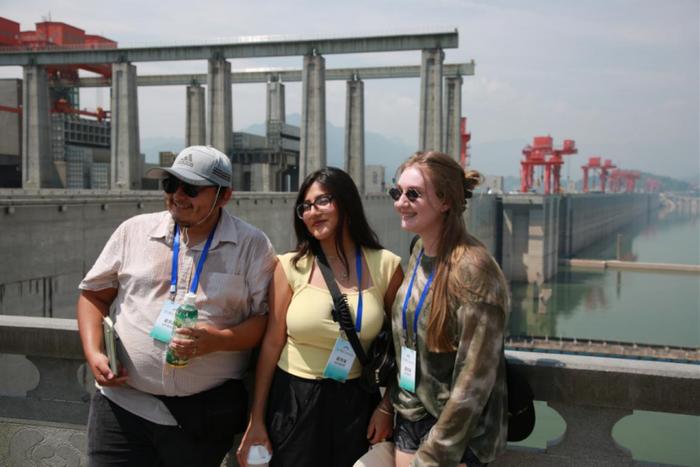 “长江-密西西比河”中美青年交流活动走进三峡工程