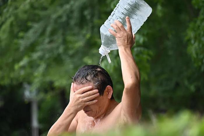 热҈热҈热҈！北京发布高温橙色预警，最高37℃以上！哪天能凉快？