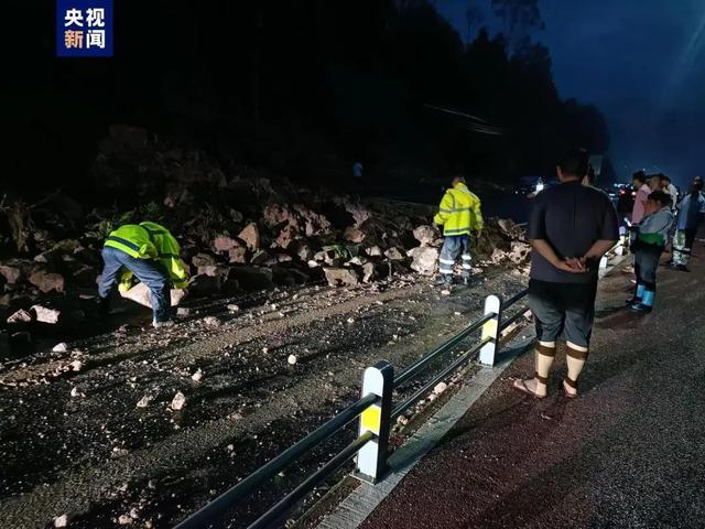 “仍有部分镇村失联”！广东一地紧急停课