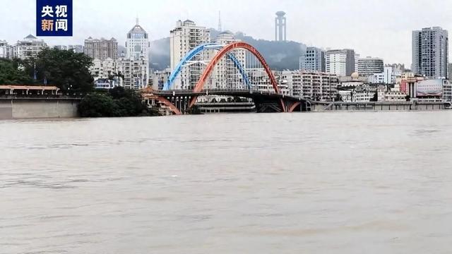 西江1号洪水洪峰过境广西梧州 105个渡口停渡 强降雨致漓江全线封航