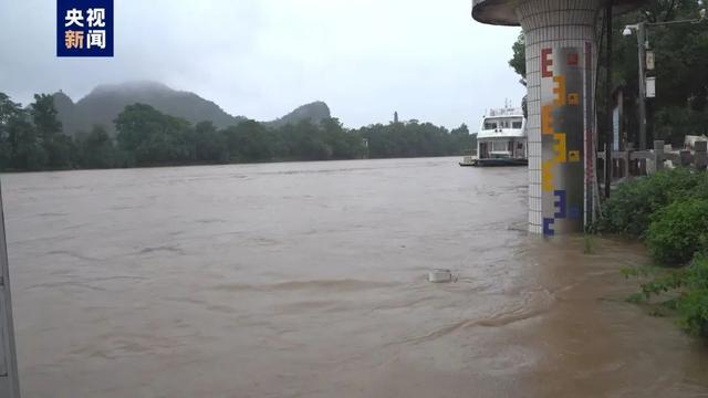 西江1号洪水洪峰过境广西梧州 105个渡口停渡 强降雨致漓江全线封航