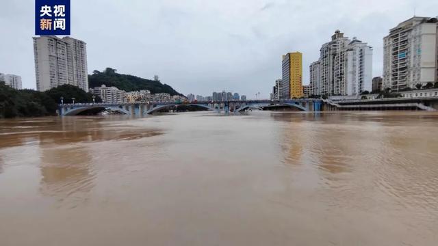 西江1号洪水洪峰过境广西梧州 105个渡口停渡 强降雨致漓江全线封航