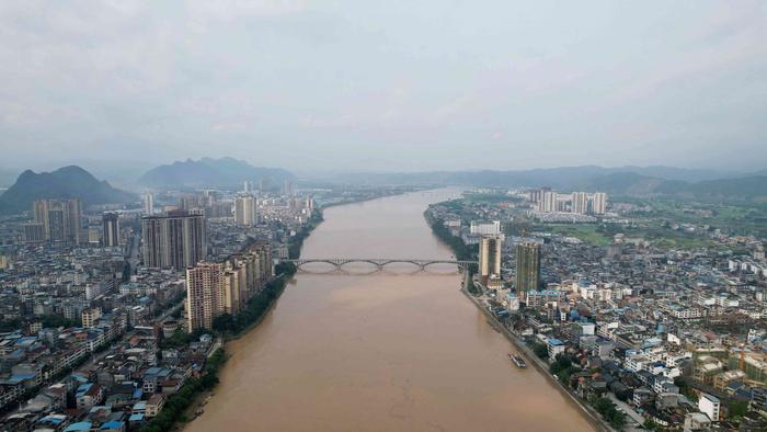 珠江上游融江2号洪峰顺利过境