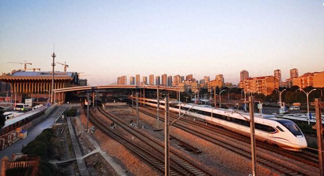 配合上海南站设施更新改造，7月起金山铁路部分列车开行方案调整