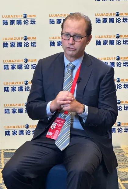 路博迈全球首席运营官安迪·科马罗夫：中国资管业迎发展转折点 | 2024陆家嘴论坛系列高端访谈⑧