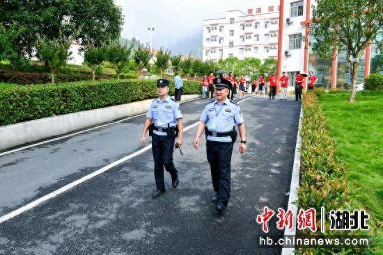 十年护考，保康民警老赵也迎来了他的“毕业季”