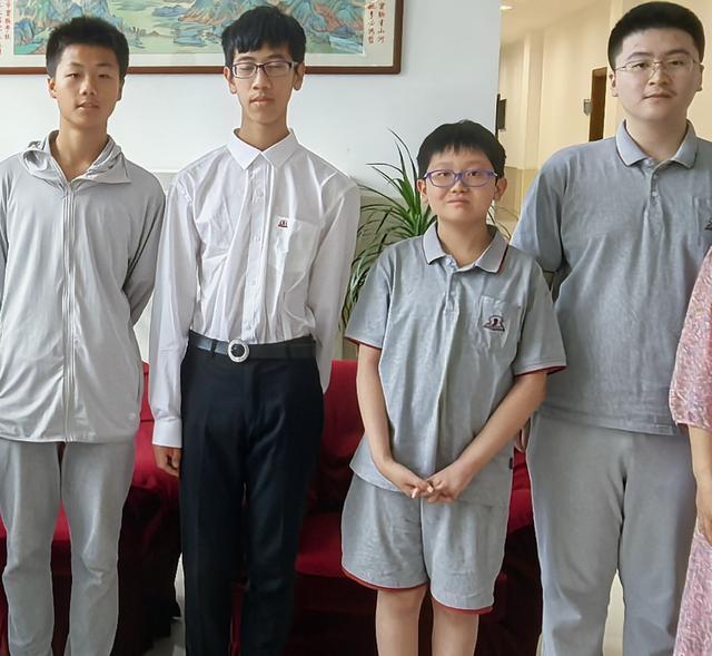 12岁“小孩哥”参加高考背后：少年的他们遇到“少年班”
