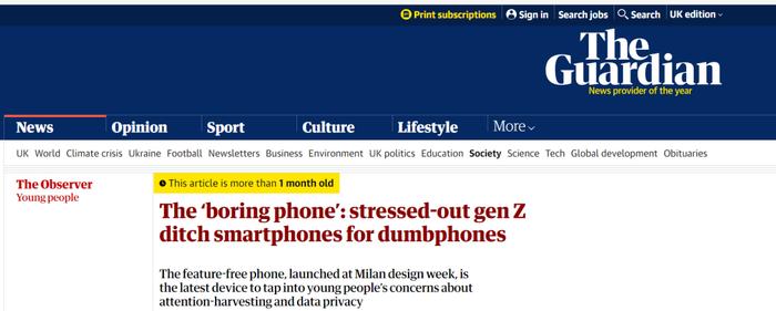 2024年了，年轻人又开始流行“笨手机”