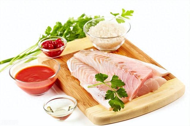 所以糖尿病人吃肉，优选鱼类：一、为何糖友吃鱼有利于健康1. 鱼肉，作为