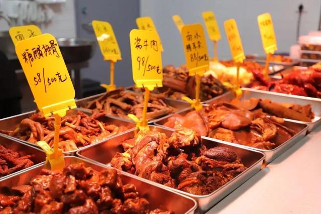 上海长宁一社区食堂开业，供应一日三餐