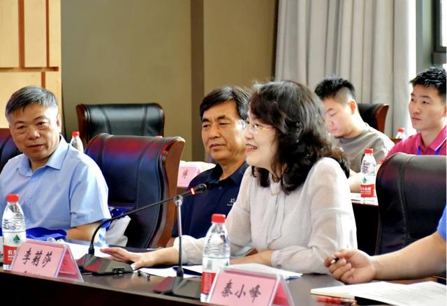 专家学者齐聚重庆工商大学研讨中国社会工作史