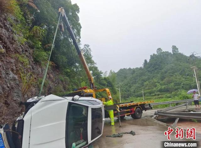 再发暴雨红色预警 杭州建德全力防汛抢险