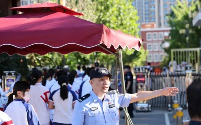 中考首日，北京朝阳警方全力做好安保工作