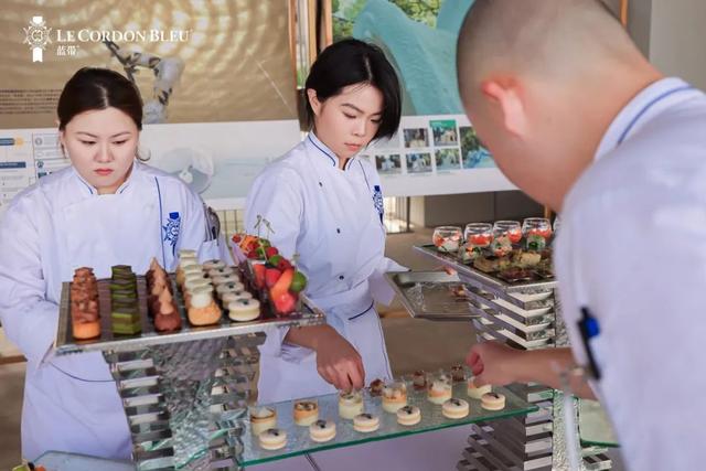 如此城市｜爱逛菜市场的法国人：浅谈上海巴黎食物人文地理