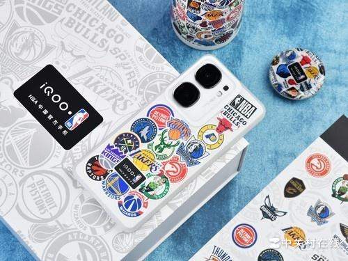 自己怎么做手机壳贴纸 w700d1q75cms.jpg