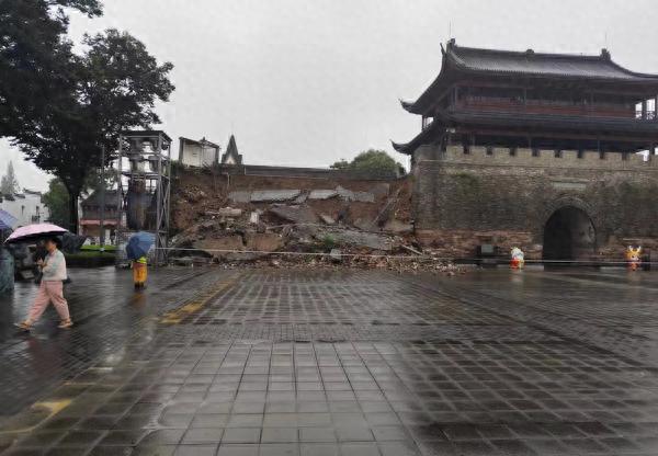 衢州水亭门城墙因强降雨局部坍塌无人员伤亡，为重点文保单位