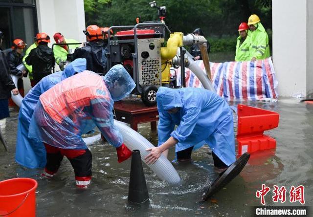上游泄洪叠加涨潮 钱塘江倒灌致杭州西湖九溪部分区域受淹