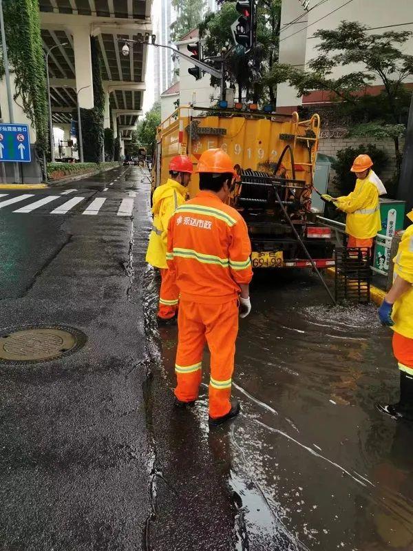 上海遭遇入梅以来最强暴雨！梅雨何时离场？还有个坏消息：周六起重回30℃