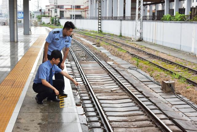 广铁检察：以“迅”应“汛” 紧盯关键保障铁路安全