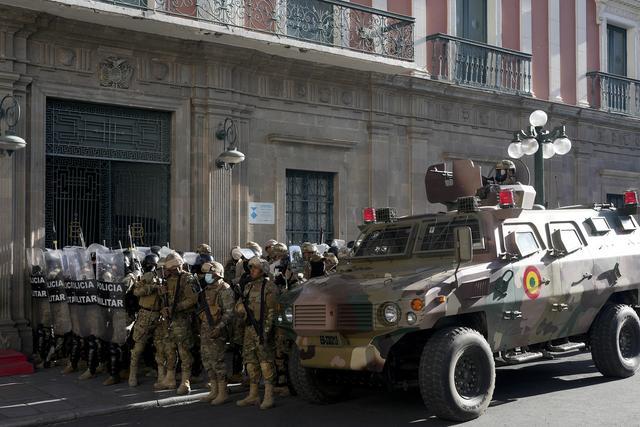 早安·世界｜玻利维亚发生未遂军事政变，装甲车进入总统府