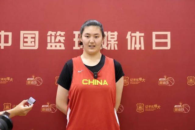 “女版姚明”张子宇得44分，U18女篮亚洲杯中国大胜日本