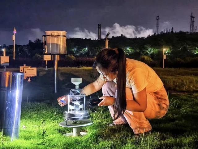 “战长沙”！湖南长沙暴雨，这组照片记录气象人的24小时！