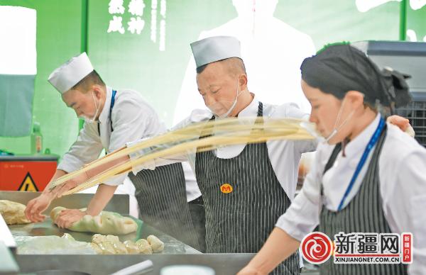 【丝路新机遇 亚欧新活力 第八届中国—亚欧博览会 | 记者逛展会】新疆老字号“香飘”博览会