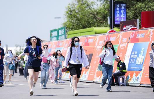 凤凰之声大剧院：六载华章，点亮青岛西海岸文化之光