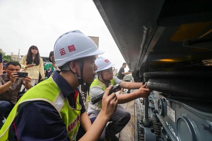 南昌地铁延长线列车来了，通车指日可待