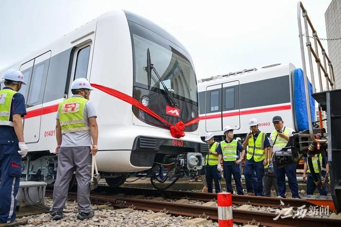 南昌地铁延长线列车来了，通车指日可待